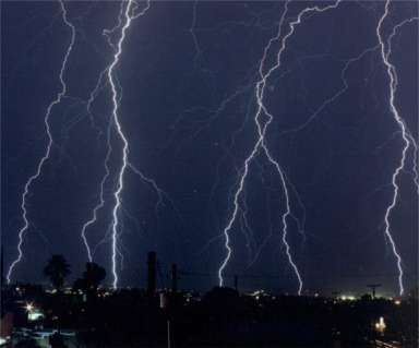 Multichannel lightning discharge in Phoenix, Arizona